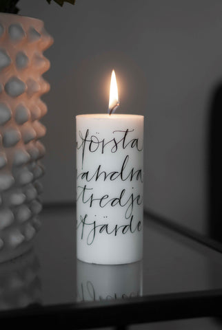 Advent Pillar Candle: Four Weeks in Swedish
