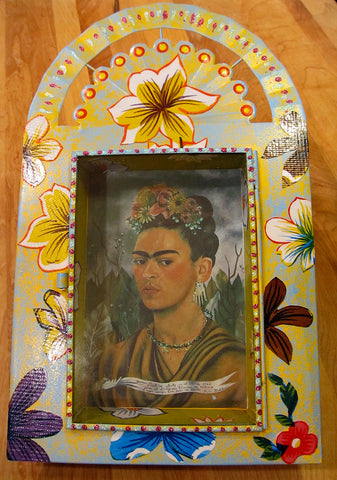 Tin Nicho: Frida with Flowers